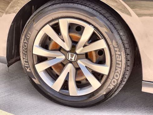 Used 2023 Honda Civic LX image 9