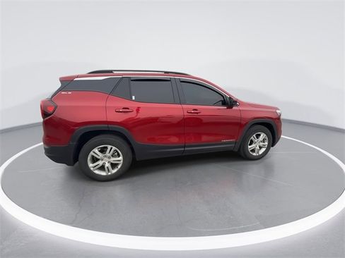 Used 2024 GMC Terrain SLE w/ Driver Convenience Package image 9