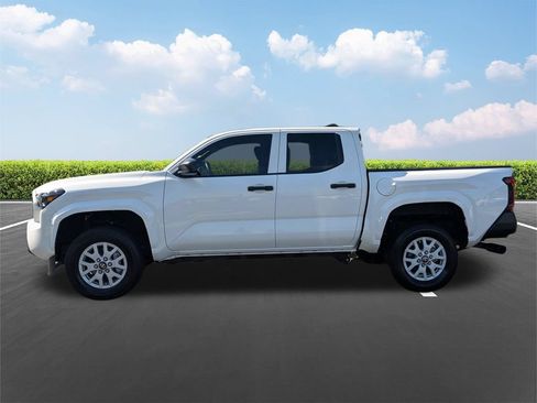 Used 2024 Toyota Tacoma SR AWD/4WD image 8
