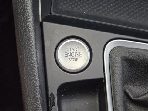 Used 2023 Volkswagen Jetta SE image 23