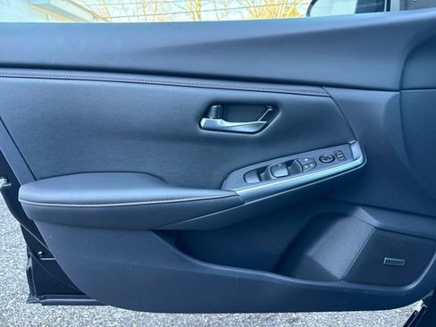 Used 2025 Nissan Sentra SR w/ SR Premium Package FWD image 22