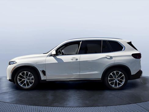 Certified 2026 BMW X5 xDrive50e AWD/4WD image 3