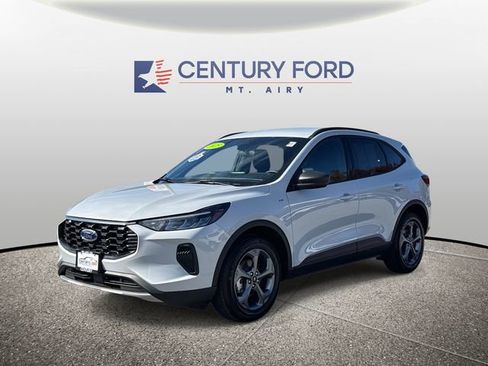 Used 2025 Ford Escape ST-Line w/ Equipment Group 301A image 6