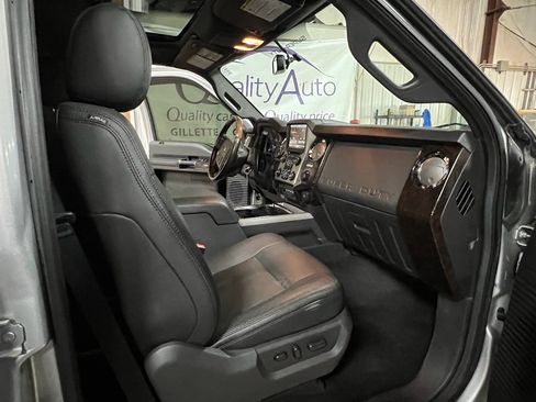 Used 2016 Ford F250 Platinum w/ Platinum Package image 21