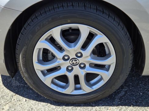 Used 2016 Scion iA image 7