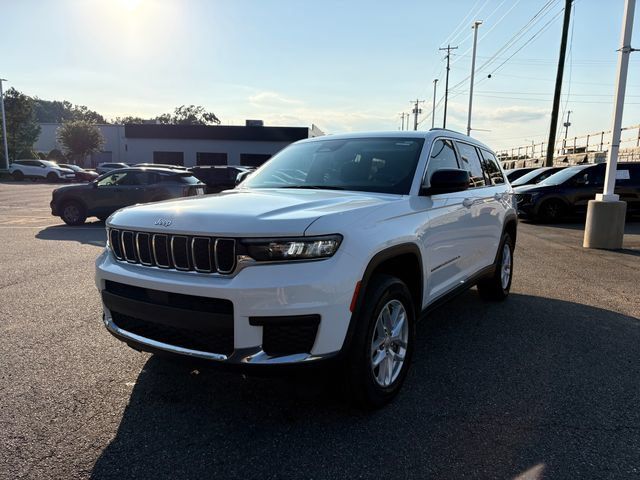 Used 2024 Jeep Grand Cherokee L Laredo AWD/4WD image 2