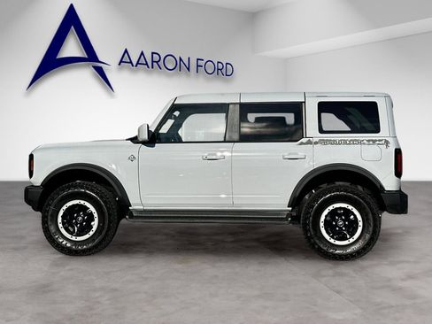 New 2025 Ford Bronco Outer Banks w/ Sasquatch Package image 2