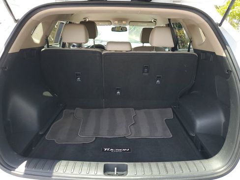 Used 2017 Hyundai Tucson SE Plus w/ Cargo Package FWD image 9