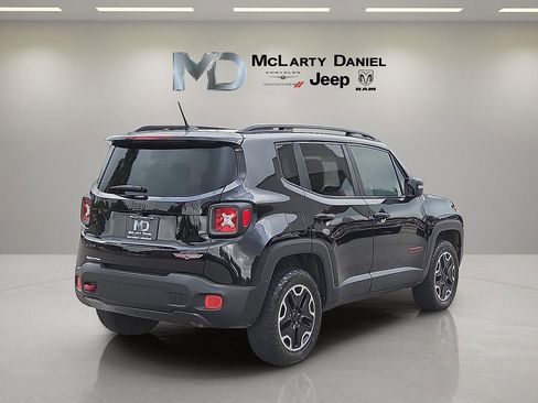 Used 2016 Jeep Renegade Trailhawk w/ Premium Trailhawk Package AWD/4WD image 5