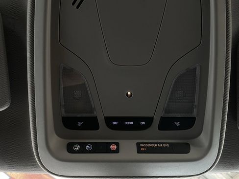 Used 2019 Chevrolet Impala LT image 33