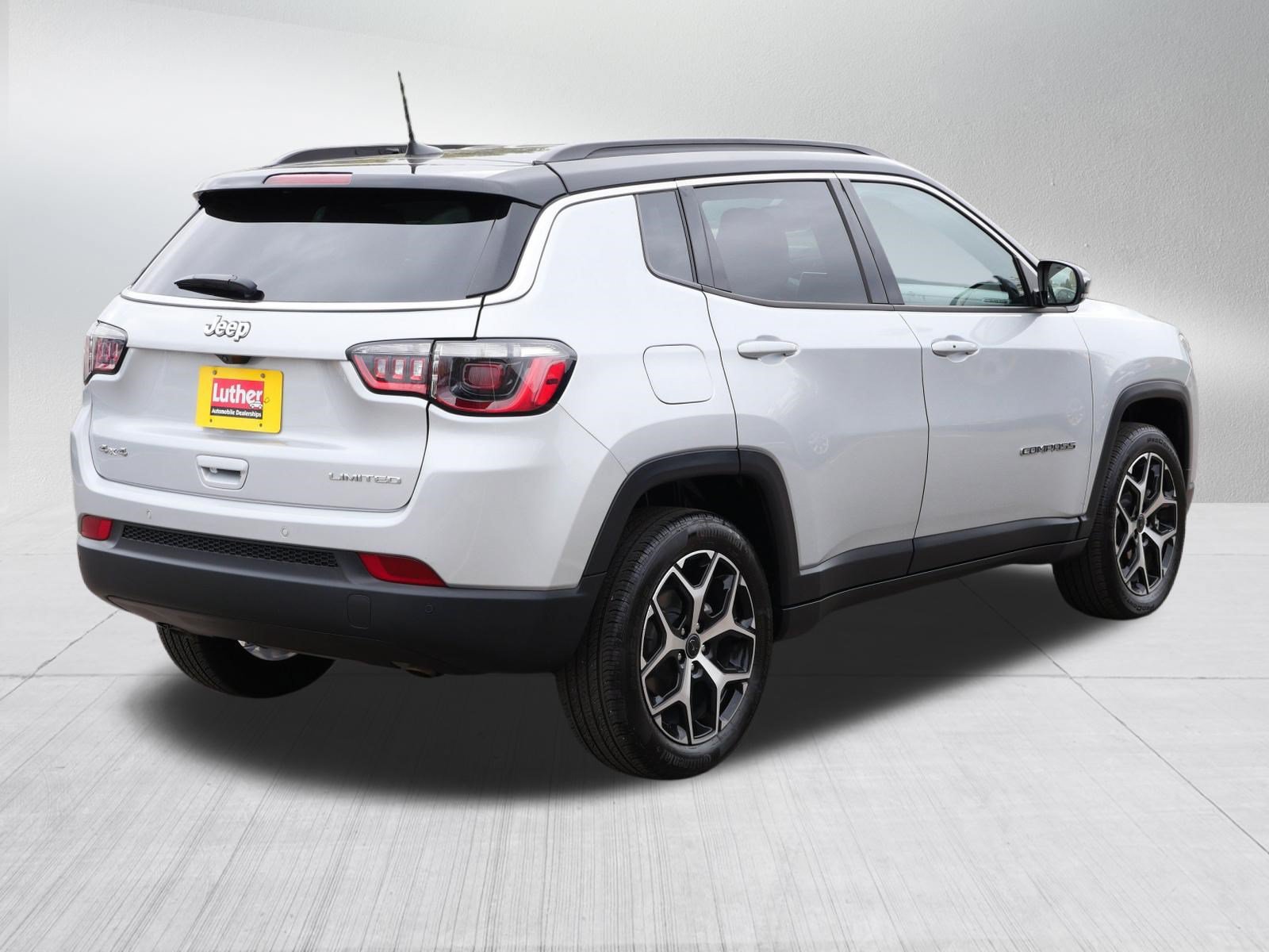 Used 2025 Jeep Compass Limited AWD/4WD image 7