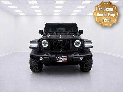 Used 2025 Jeep Wrangler Unlimited Sport AWD/4WD image 2