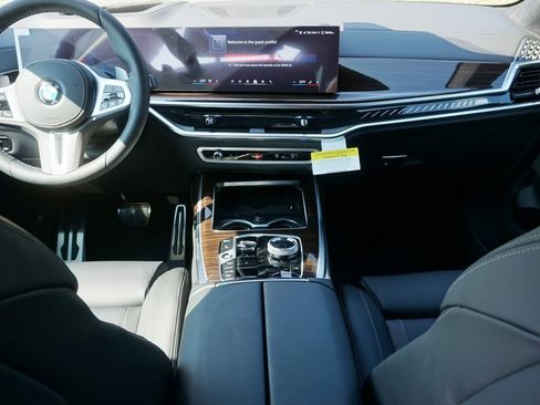 New 2026 BMW X7 M60i w/ Executive Package image 15