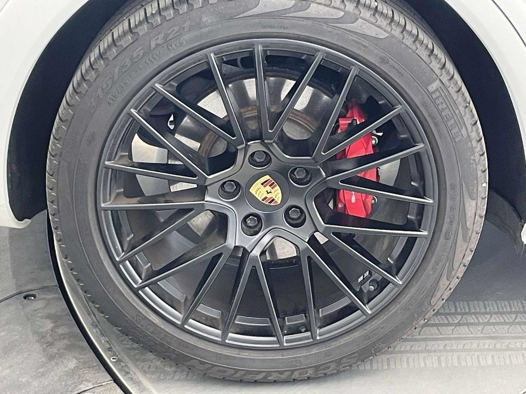 Certified 2023 Porsche Cayenne GTS AWD/4WD image 13
