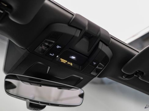 Used 2025 Porsche 911 Carrera RWD image 45