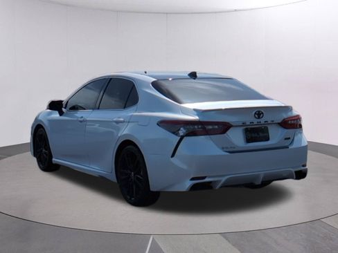Used 2023 Toyota Camry XSE FWD image 3