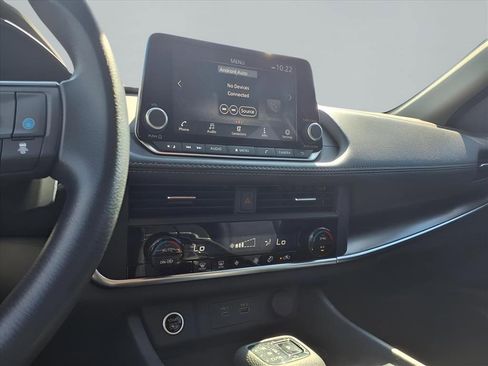 Used 2023 Nissan Rogue SV image 9