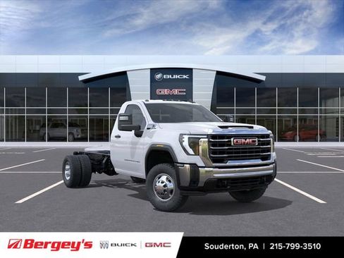 New 2026 GMC Sierra 3500 Pro w/ Convenience Package image 2