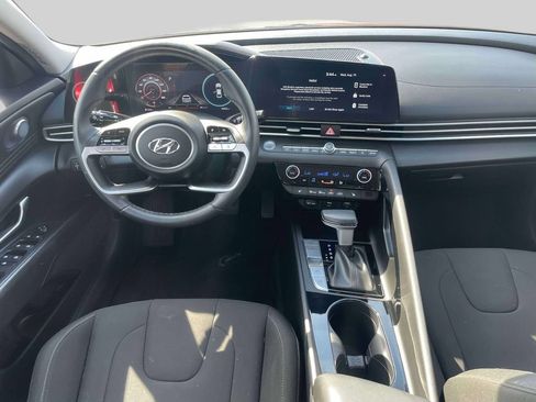 Used 2023 Hyundai Elantra SEL w/ Convenience Package FWD image 13