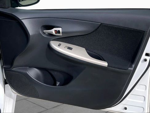 Used 2011 Toyota Corolla S FWD image 21