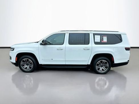 Used 2023 Jeep Wagoneer L Series II AWD/4WD image 9