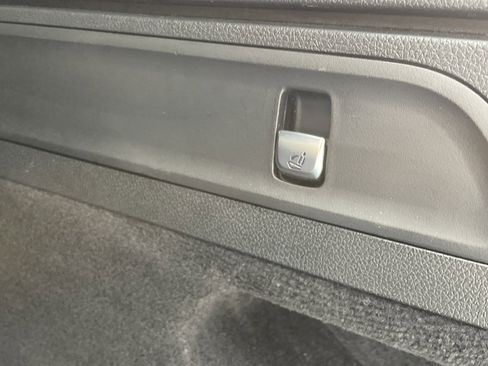 Used 2020 Mercedes-Benz GLC 300 image 12