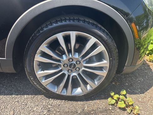 Used 2016 Lincoln MKX Reserve w/ Luxury Package image 12