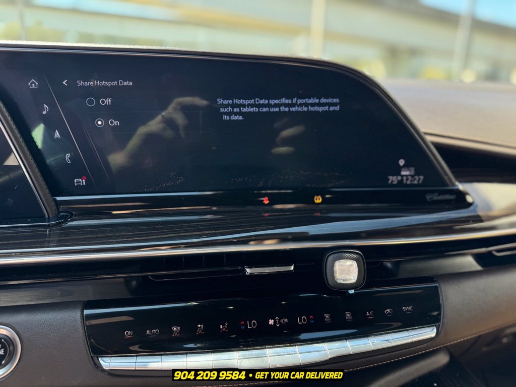 Used 2021 Cadillac Escalade Premium Luxury w/ Driver Assist Tech Package AWD/4WD image 17