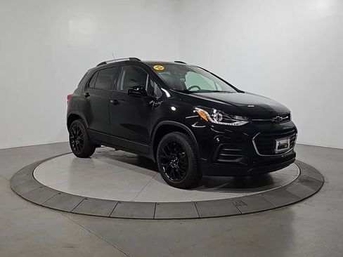 Used 2022 Chevrolet Trax LT w/ Driver Confidence Package AWD/4WD image 8
