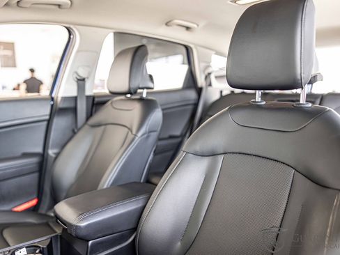 Used 2023 Kia Sportage EX image 17