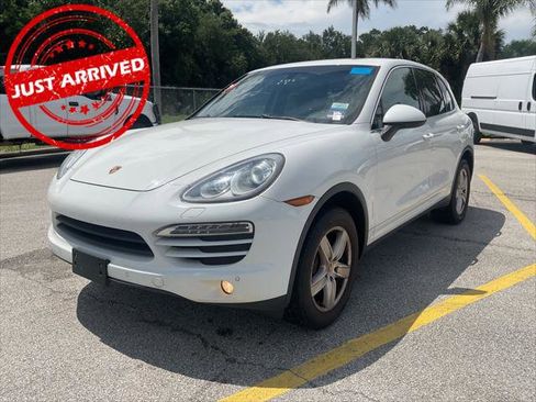 Used 2014 Porsche Cayenne Platinum Edition AWD/4WD image 1
