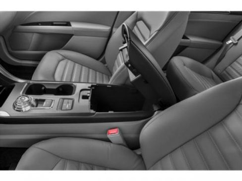 Used 2018 Ford Fusion SE image 15