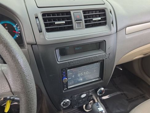 Used 2010 Ford Fusion SE image 23