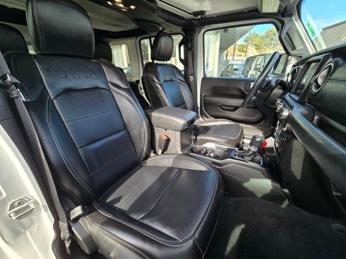 Used 2021 Jeep Wrangler Unlimited Sahara AWD/4WD image 30