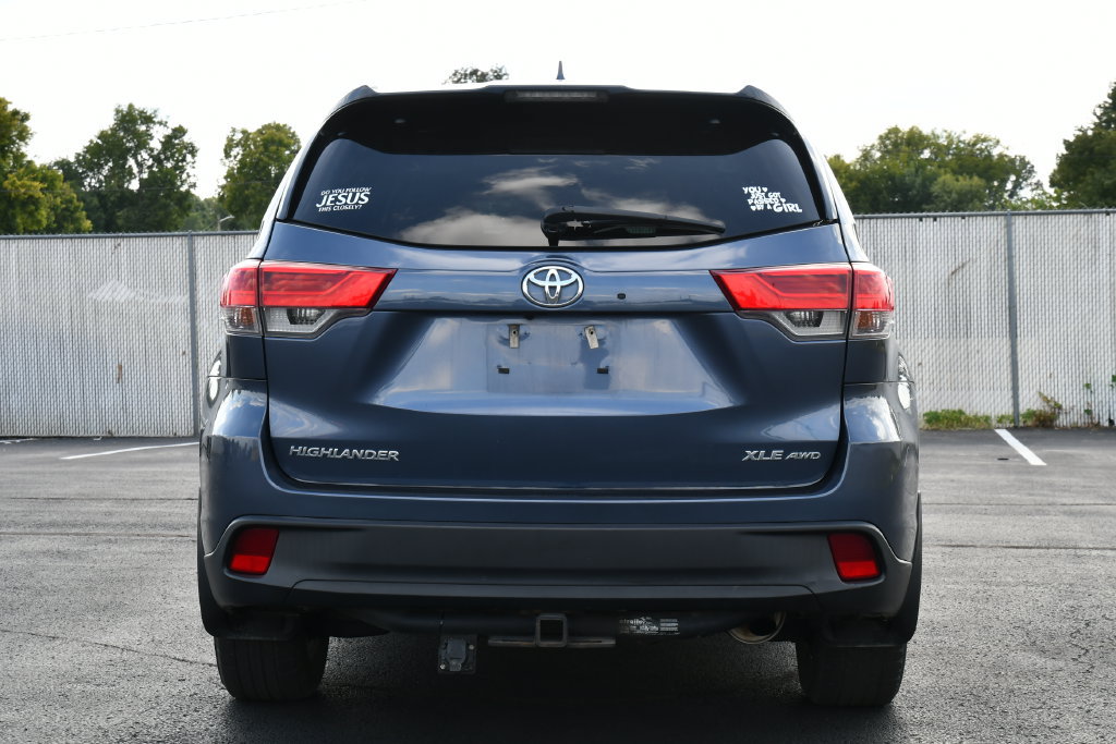 Used 2018 Toyota Highlander XLE AWD/4WD image 6