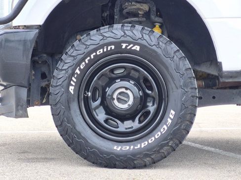 Used 2019 Ford F250 XL w/ Power Equipment Group AWD/4WD image 24