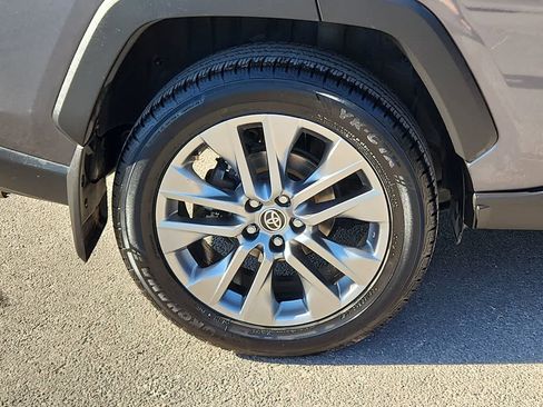 Used 2023 Toyota RAV4 XLE Premium image 12