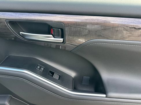 New 2026 Toyota Highlander XLE image 20