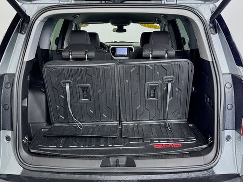 Used 2023 GMC Acadia SLE w/ Driver Convenience Package image 26