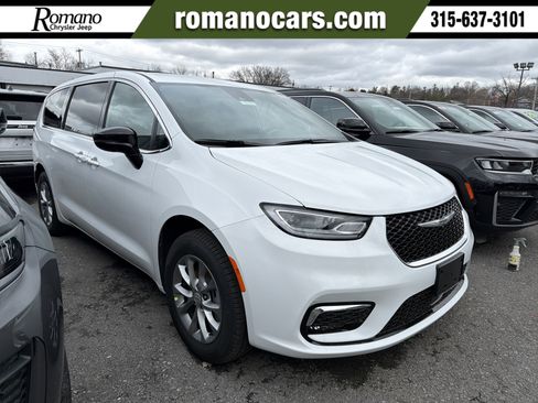 New 2026 Chrysler Pacifica Select AWD/4WD image 1