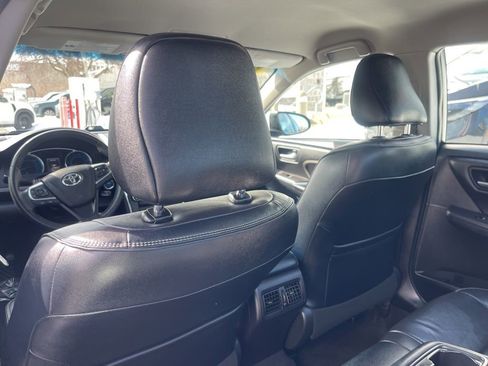 Used 2017 Toyota Camry XLE image 12