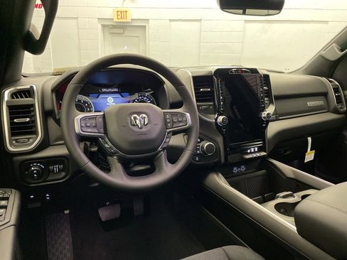 New 2025 RAM 1500 4x4 Crew Cab image 10