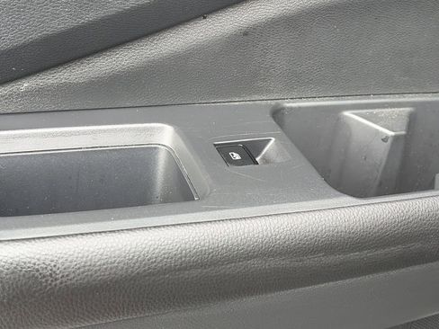 Used 2025 Nissan Pathfinder S FWD image 27