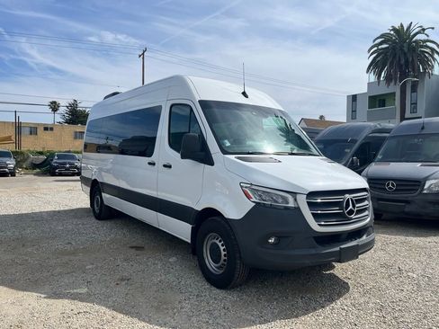 Used 2023 Mercedes-Benz Sprinter 2500 w/ Acoustic Package image 3