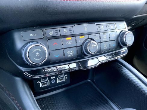 Used 2024 Dodge Durango GT AWD/4WD image 35