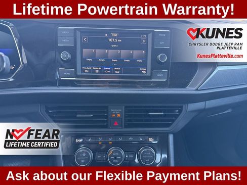 Used 2023 Volkswagen Jetta SE w/ Panoramic Sunroof Package FWD image 17