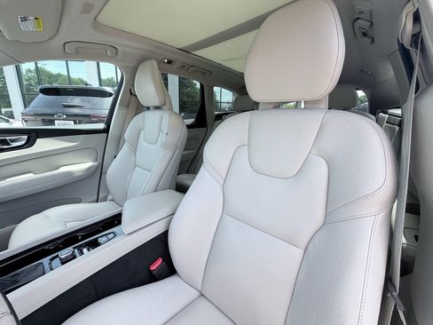Used 2018 Volvo XC60 T6 Momentum w/ Convenience Package AWD/4WD image 22