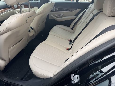 Used 2019 Mercedes-Benz E 300 4MATIC image 25