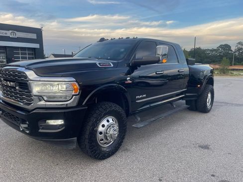 Used 2020 RAM 3500 Limited w/ Max Tow Package AWD/4WD image 4