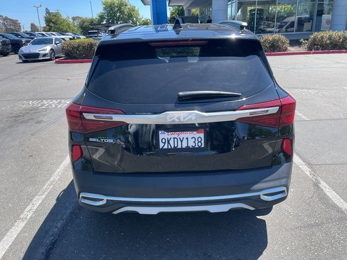 Used 2023 Kia Seltos EX AWD/4WD image 5